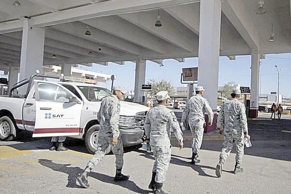 ¡VOLVERÁN CIVILES A LAS ADUANAS!