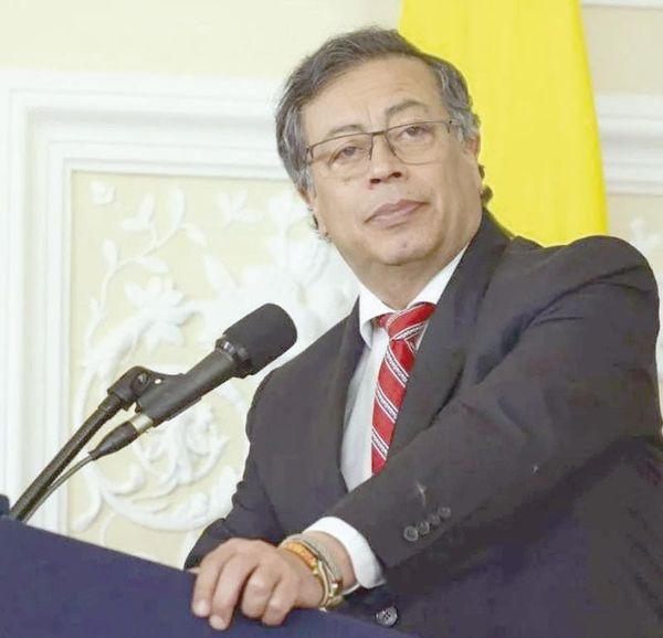 ¡ASÍ REACCIONÓ GUSTAVO PETRO AL ASESINATO EN MÉXICO DE LOS ARTISTAS COLOMBIANOS B-KING Y REGIO CLOWN!