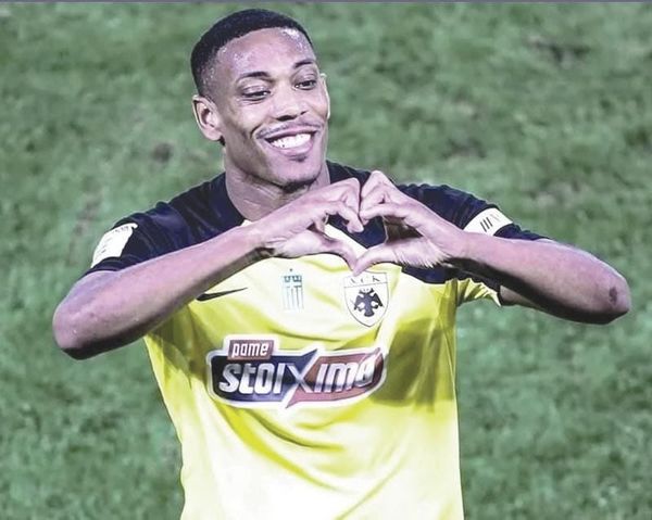 ¡FRANCES ANTHONY MARTIAL, A PUNTO DE SER RAYADO!