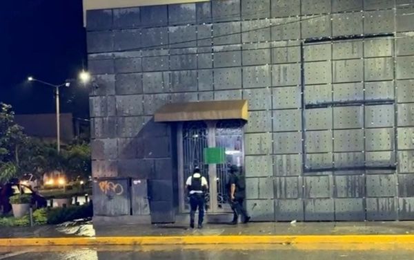 ¡TIROTEAN EL ANTRO “LIKE”!