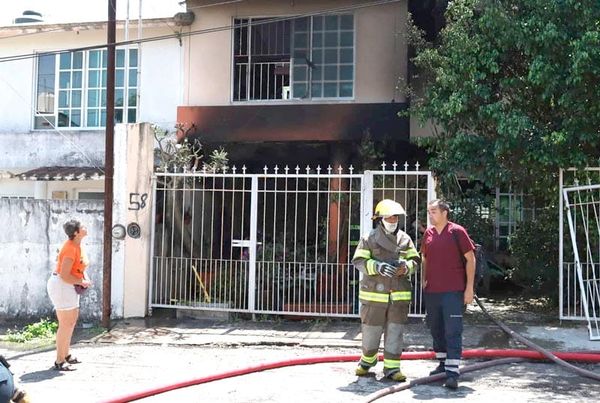 ¡SE INCENDIA CASA DONDE VIVÍAN 4 PERROS Y 16 GATOS!
