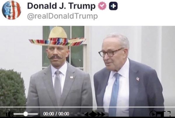 ¡TRUMP PUBLICÓ UN VIDEO PARA INSULTAR A DEMÓCRATAS EN EL QUE PUSO A UNO DE ELLOS UN SOMBRERO Y BIGOTE, CON UNA CANCIÓN DE MARIACHI DE FONDO!