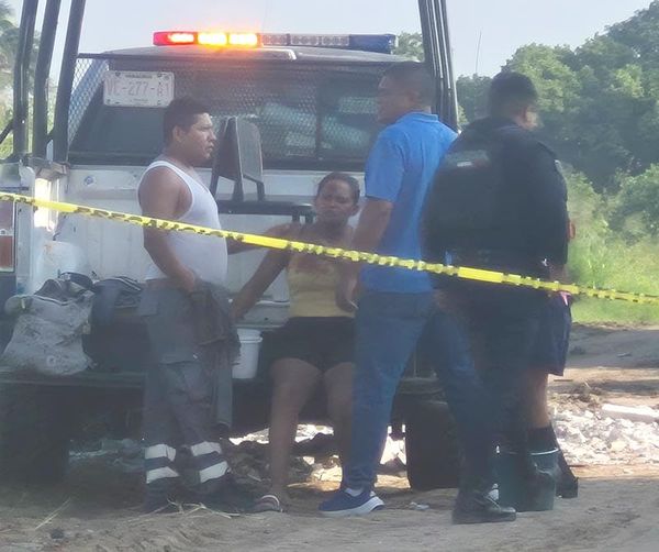 ¡MALANDROS LE ROBAN A DAMA SU IPHONE Y TRES MIL PESOS!