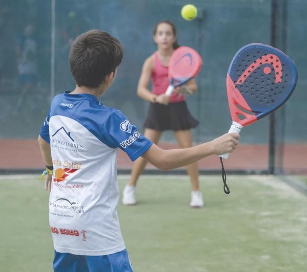 ¡INVITAN A LA ACADEMIA DE PÁDEL INFANTIL EN PP!