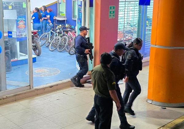 ¡ASALTO DE 100 MIL PESOS A CASA DE EMPEÑO EN LA BRUNO PAGLIAI!