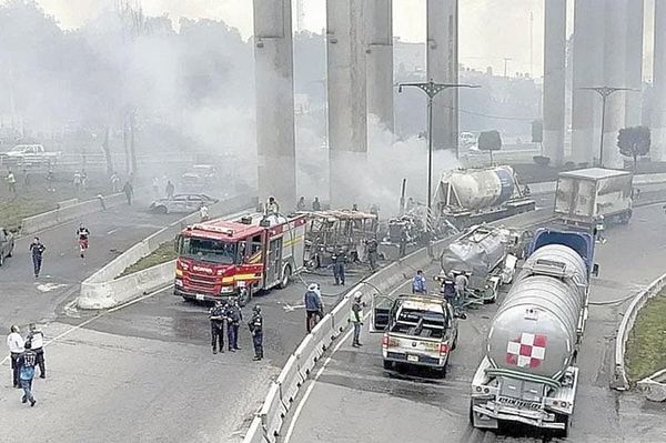 ¡SUMAN 31 MUERTOS DE ACCIDENTE DE PIPA EN IZTAPALAPA!
