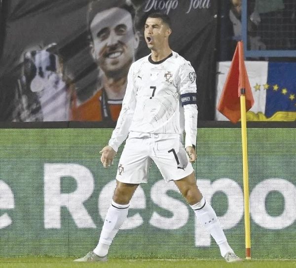 ¡CRISTIANO RONALDO MARCA DOBLETE CON PORTUGAL ANTE ARMENIA!