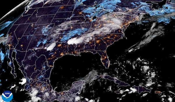 ¡SE ACERCA UNA LÍNEA FRONTAL AL GOLFO DE MÉXICO! - *SIGUE NUBLADO CON LLUVIAS Y "NORTECITO"