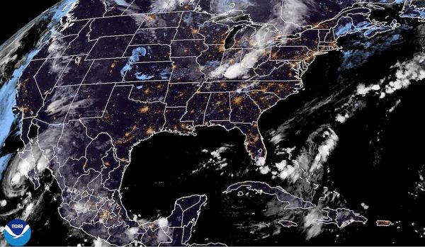¡HURACÁN “LORENA” LE DA A BAJA CALIFORNIA! - *CIRRUS Y BOCHORNO EN EL DIA, CON LLUVIAS EN LA NOCHE
