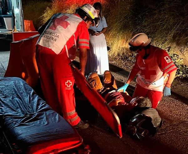 ¡“JINETE DE ACERO” LESIONADO AL CHOCAR CONTRA BLOQUE NARANJA!