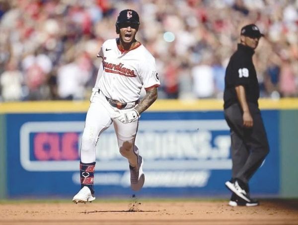¡CLEVELAND IGUALA SERIE AL VENCER DETROIT EN GL!