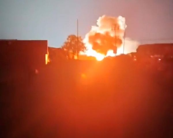 ¡EXPLOSIÓN EN INSTALACIONES DE CFE CERCA DE COATZACOALCOS!