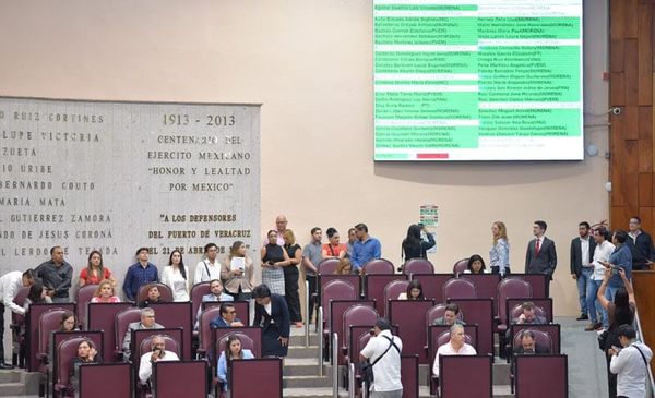 ¡LA DES-CONGELAN! - PASA LA LEY MONSE...