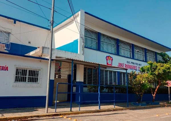¡SE CAE LA PRIMARIA CLAVERÍA! - *Revisiones indican que debe demolerse