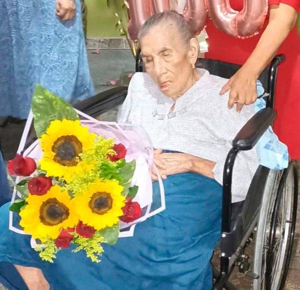 ¡CELEBRÓ 100 AÑOS DOÑA RAFAELA!