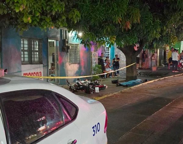 ¡CURVA DE LA MUERTE! - MOTOCICLISTA PIERDE LA VIDA EN EL BULEVAR MIGUEL ALEMÁN DE BOCA DEL RÍO