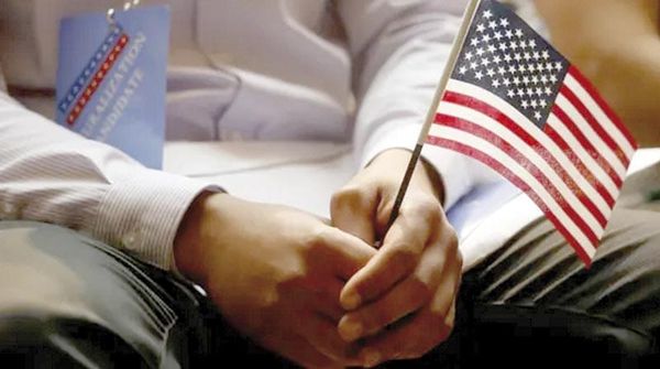 ¡EU IMPONE TARIFA DE MIL DÓLARES A LOS MIGRANTES BENEFICIADOS!