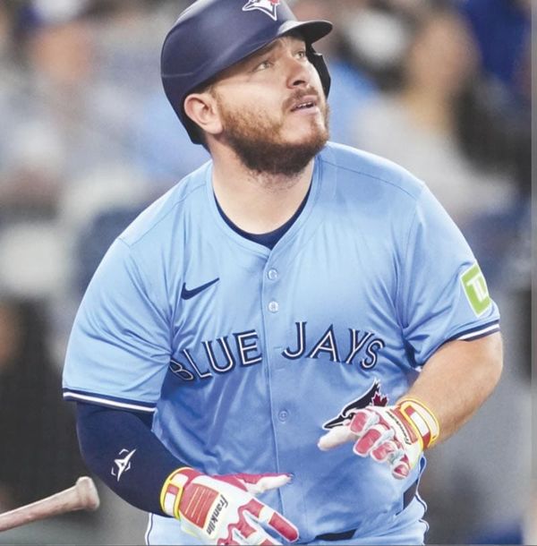 ¡EL MEXICANO ALEJANDRO KIRK ESTA DE MODA!