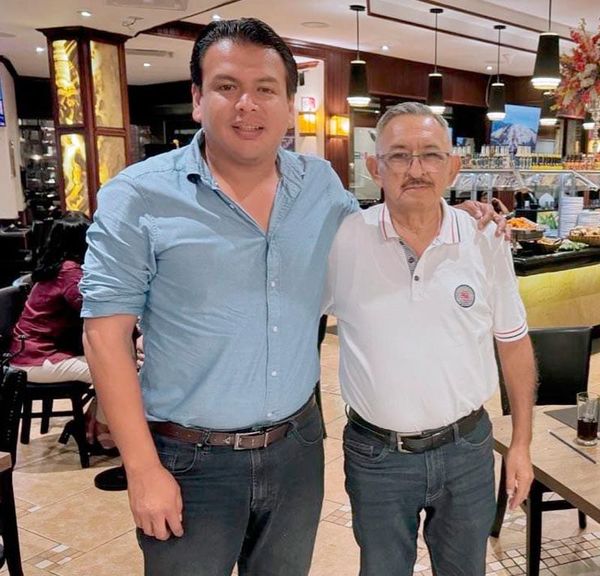 CELEBRA SU CUMPLEAÑOS 40 GUILLERMO MOTOLINÍA SÁNCHEZ