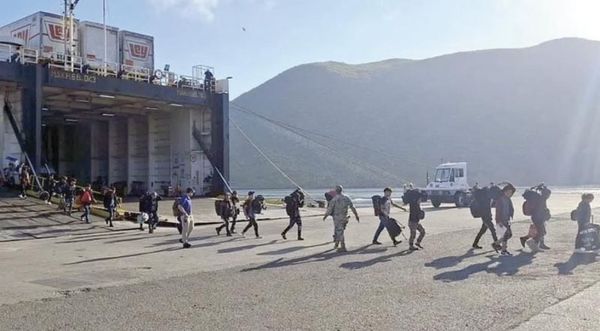 ¡RESGUARDAN A 27 MENORES EN EMBARCACIÓN EN SINALOA!