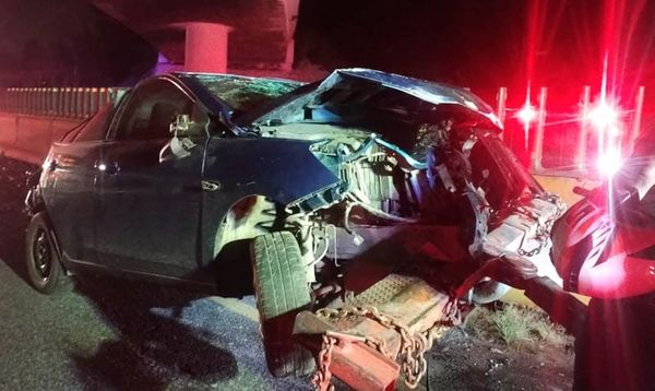 ¡AUTOMÓVIL DESTROZADO EN LA AUTOPISTA ORIZABA-PUEBLA!