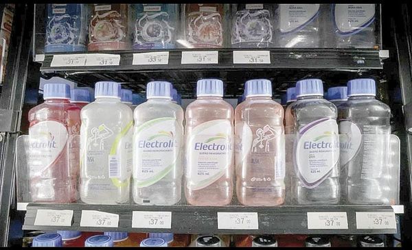 ¡GRAVAR SUEROS ORALES ABRE LA PUERTA A IMPUESTOS MÉDICOS!