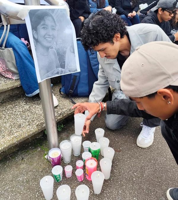 ¡PROTESTAN EN LA UV! - POR MUERTE DE ESTUDIANTES