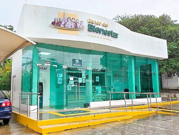 ¡PISTOLEROS ASALTAN BANCO DEL BIENESTAR EN DOS LOMAS!