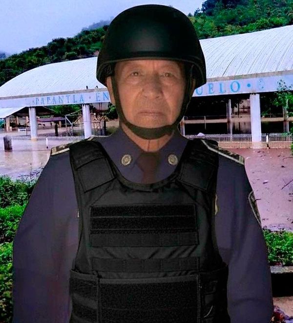 ¡POLICÍA MURIÓ CUANDO RESCATABA A UNA FAMILIA! - FUE ARRASTRADO POR LA CORRIENTE DEL RÍO EN PAPANTLA