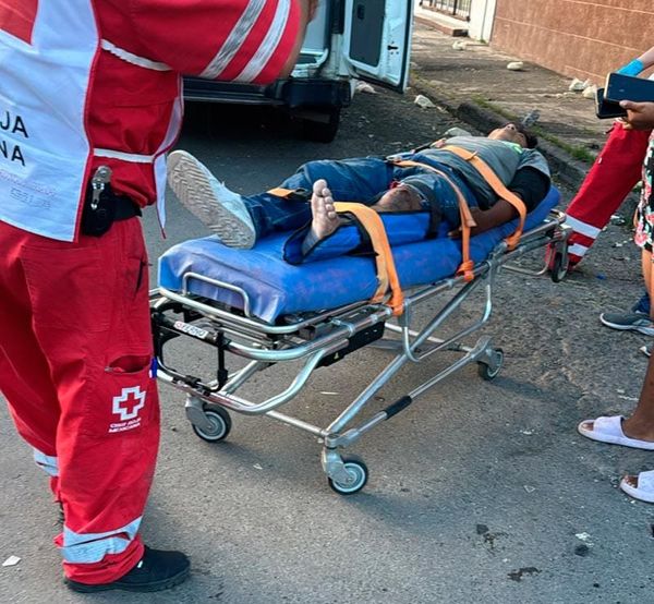 ¡CAMIONETA DE BATEA EMBISTIÓ A REPARTIDOR DE MASA Y TORTILLA!