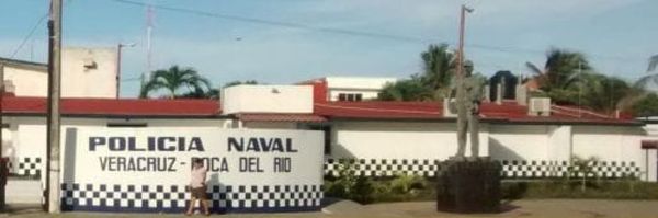 ¡GANDALLAS GOLPEARON A VENDEDORA DE COMIDA EN TERMINAL DE AUTOBUSES!