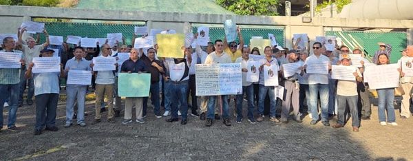 ¡DEJAN SIN AUMENTO A JUBILADOS Y TRABAJADORES DE PEMEX!