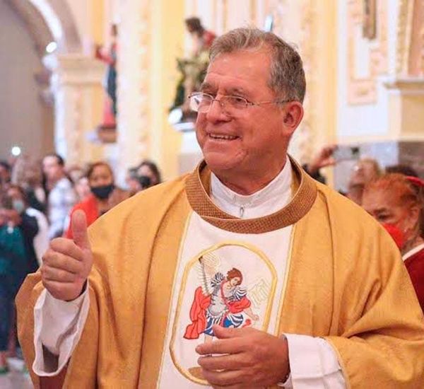 ¡VIENE EL PADRE SUAZO!