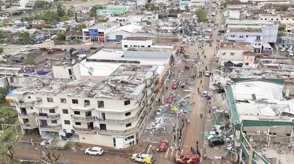 ¡TORNADO EN BRASIL DEJA 400 HERIDOS! - Y SEIS MUERTOS
