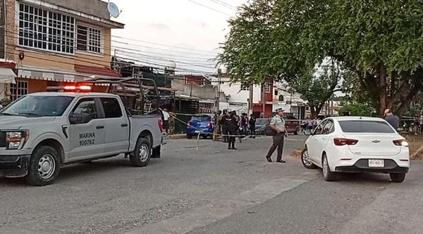 ¡MATAN A BALAZOS A CUSTODIO DEL PENAL DE TUXPAN! - FUE ENCONTRADO MUERTO EN EL PATIO DE SU CASA