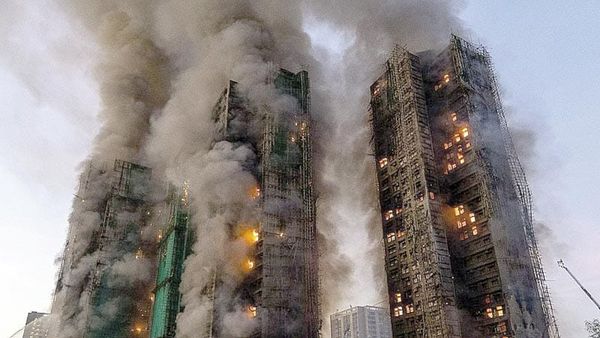 ¡ARDEN EDIFICIOS EN HONG KONG!