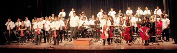 CELEBRAN CONCIERTO CON LA ORQUESTA DANIEL AYALA