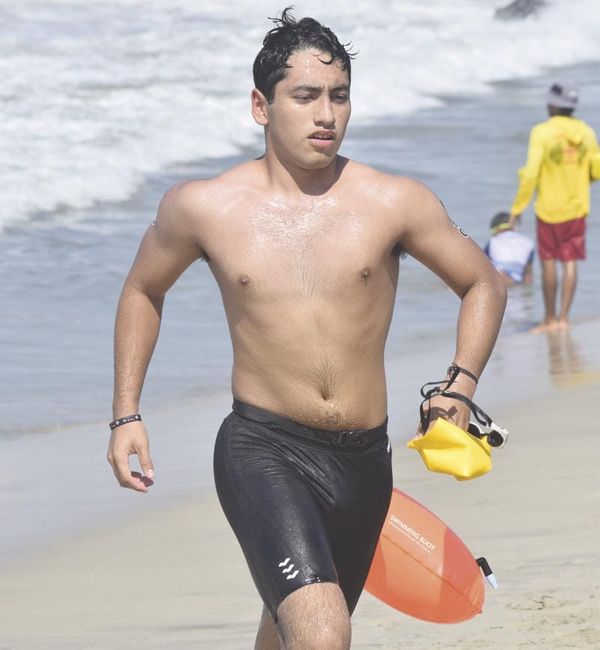 ¡DESTACA RENÉ IVÁN EN AGUAS ABIERTAS DE PUERTO ESCONDIDO!