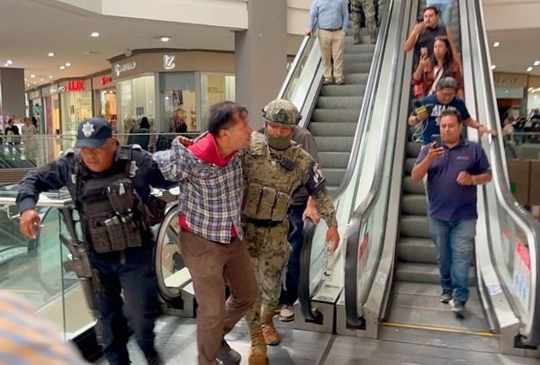 ¡GRAN ESCÁNDALO EN PLAZA LAS AMÉRICAS!