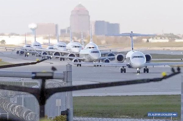 ¡ANUNCIA EU CANCELACIÓN DE VUELOS!