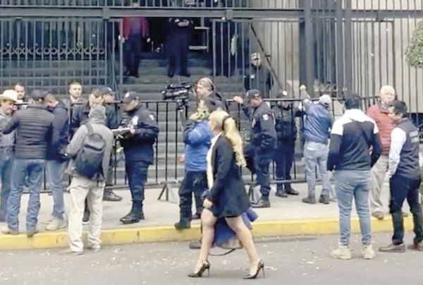 ¡TRANSPORTISTAS Y PRODUCTORES CONTINÚAN NEGOCIACIÓN EN SEGOB!