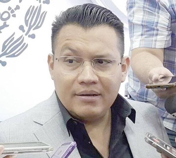 ¡ASESINAN AFUERA DE SU DOMICLIO A EX SECRETARIO DEL AYUNTAMIENTO DE GÓMEZ PALACIO!