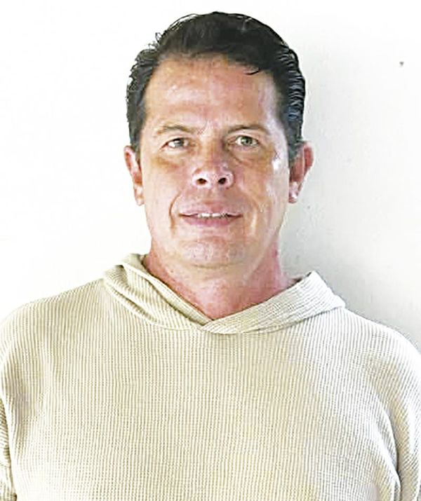 ¡PRIVAN DE LA LIBERTAD AL MÉDICO MARCOS DE CASTRO!