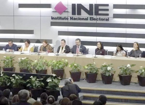 ¡AJUSTA EL INE PRESUPUESTO ANTE RECORTE DE MIL MILLONES!