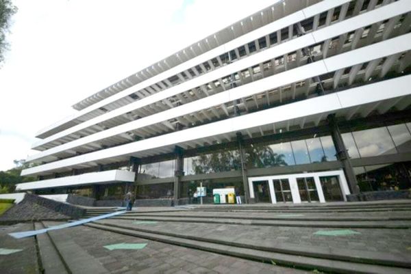 ¡IMPUESTOS DEL PRESUPUESTO 2026 INCLUYEN AUMENTOS A LA NÓMINA, HOSPEDAJE Y BEBIDAS ALCOHÓLICAS! - *Y otro por contaminación del agua