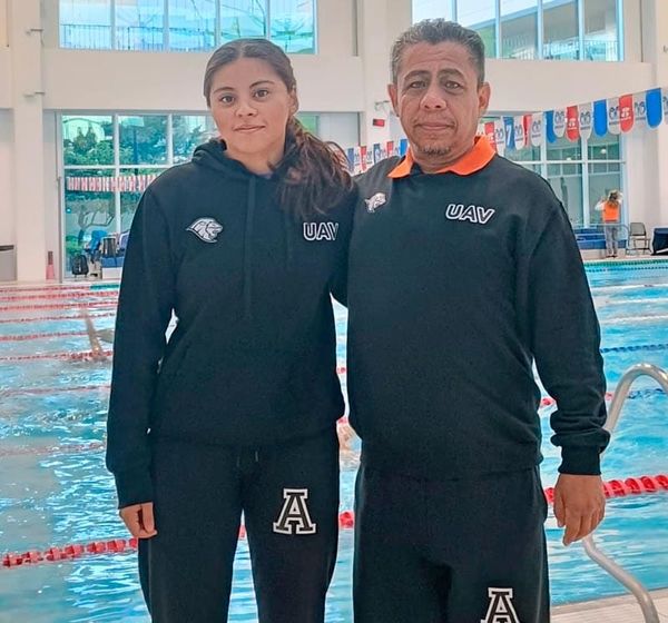 ¡NADADORA XALAPEÑA CAMPEONA NACIONAL EN CONADEIP!