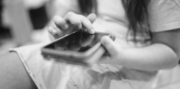 ¡CÁRCEL A QUIEN CONTACTE A MENORES EN REDES SOCIALES!