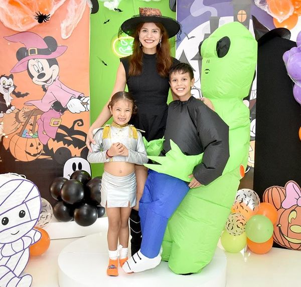 DIVERTIDA FIESTA DE DISFRACES