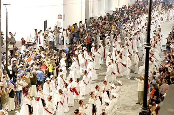 MÁS DE 400 PERSONAS BAILAN SON JAROCHO EN INDEPENDENCIA