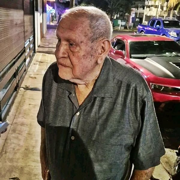 ¡ABUELITO SALIÓ A DAR UNA VUELTA Y SE PERDIÓ EN EL FLORESTA!